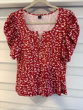 SHEIN Red Printed Puff Sleeve Top with Notch Neckline